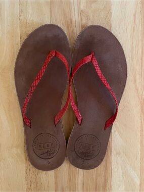 Reef Brown Leather Flip Flops with Red Braided Straps Size 5